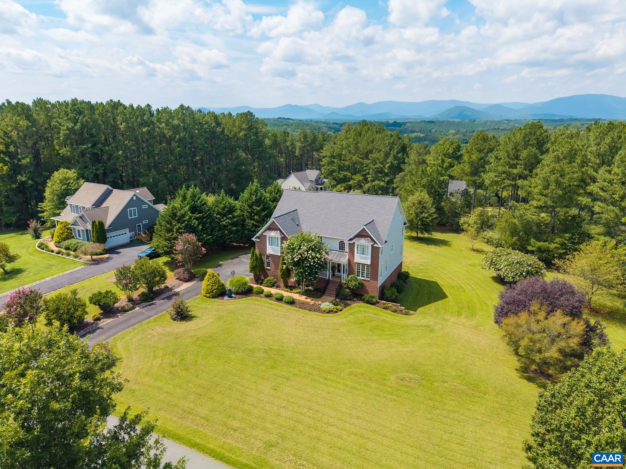 38 RIDGEVIEW DR