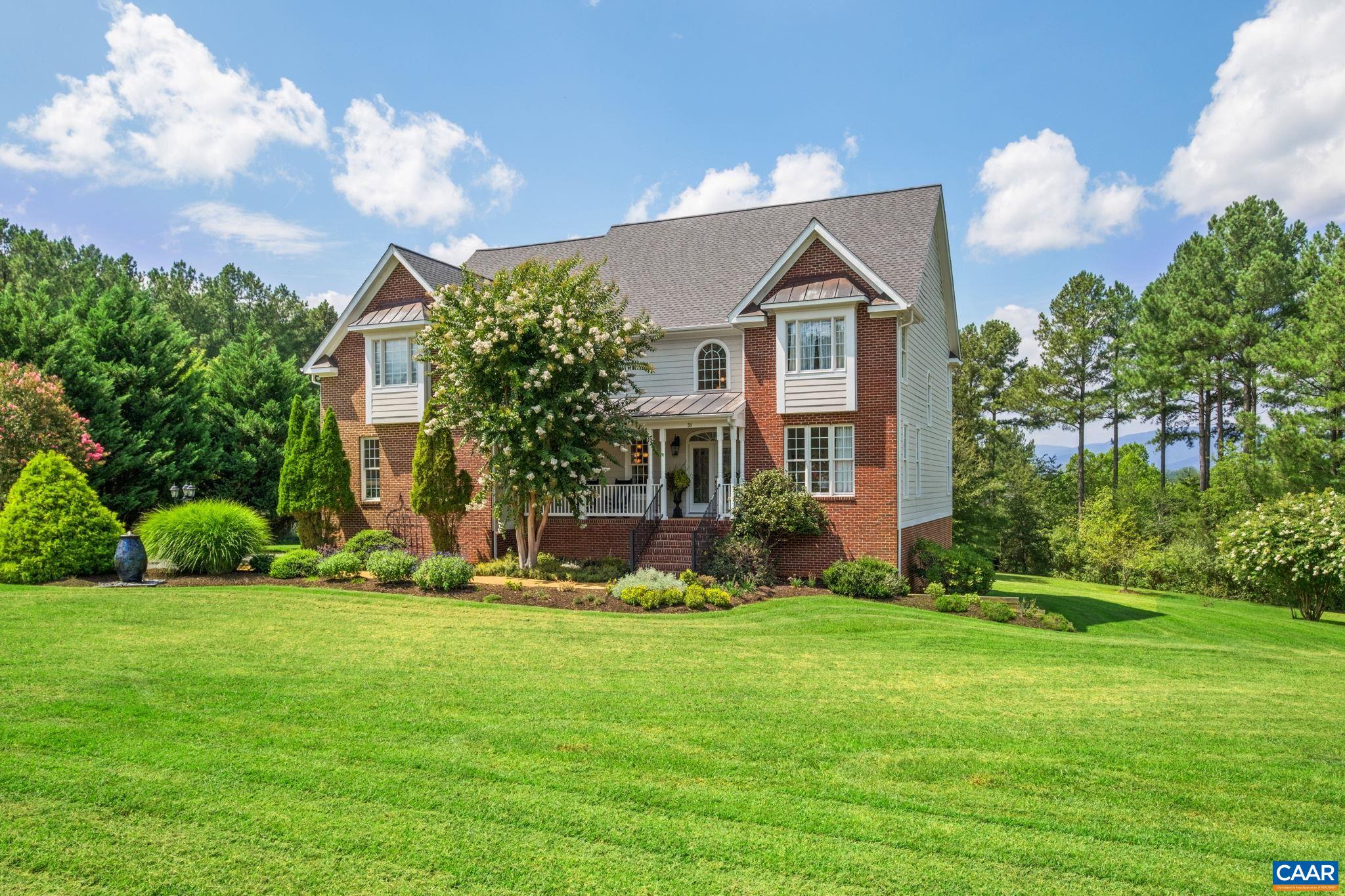 38 RIDGEVIEW DR