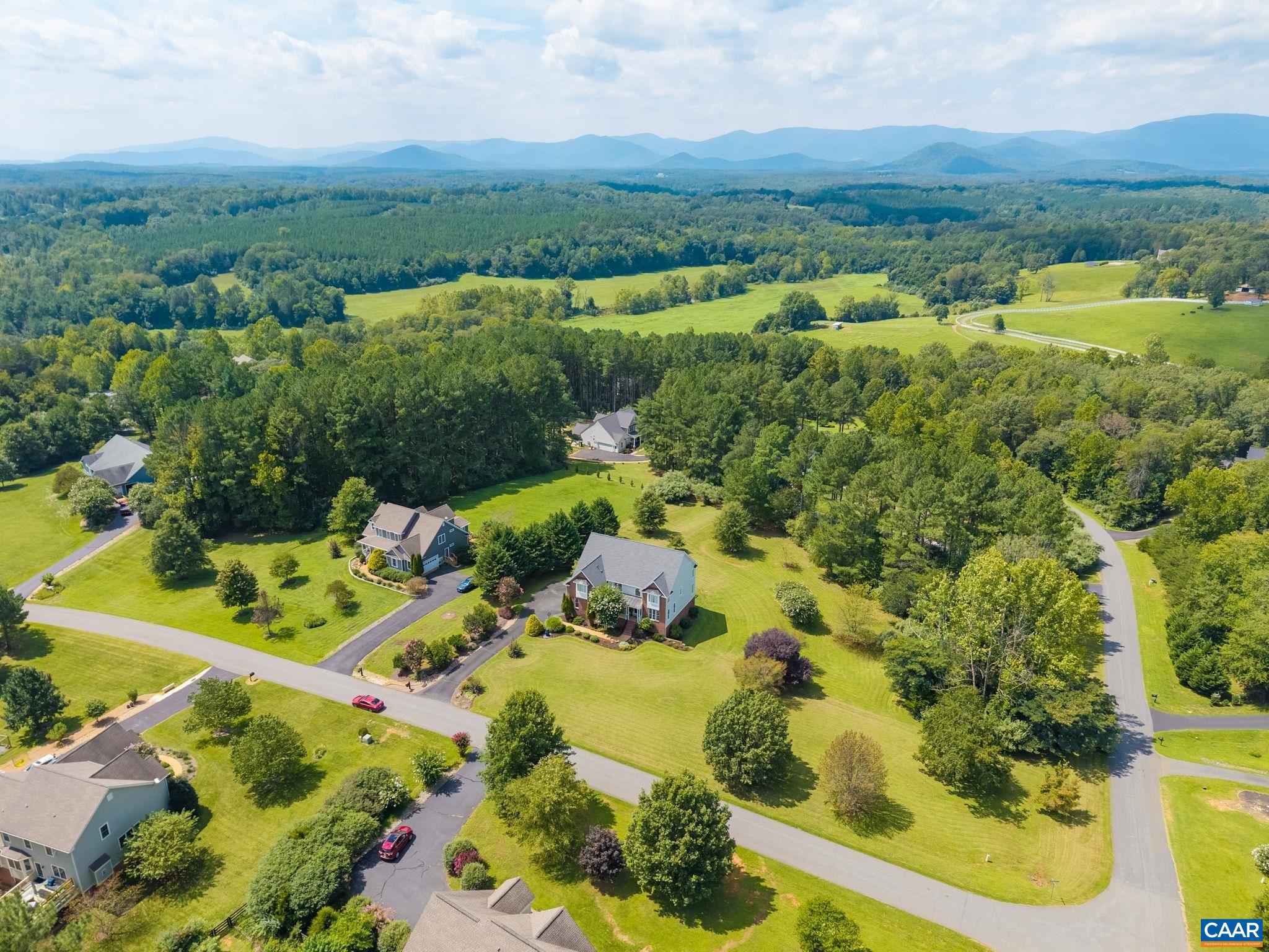 38 RIDGEVIEW DR