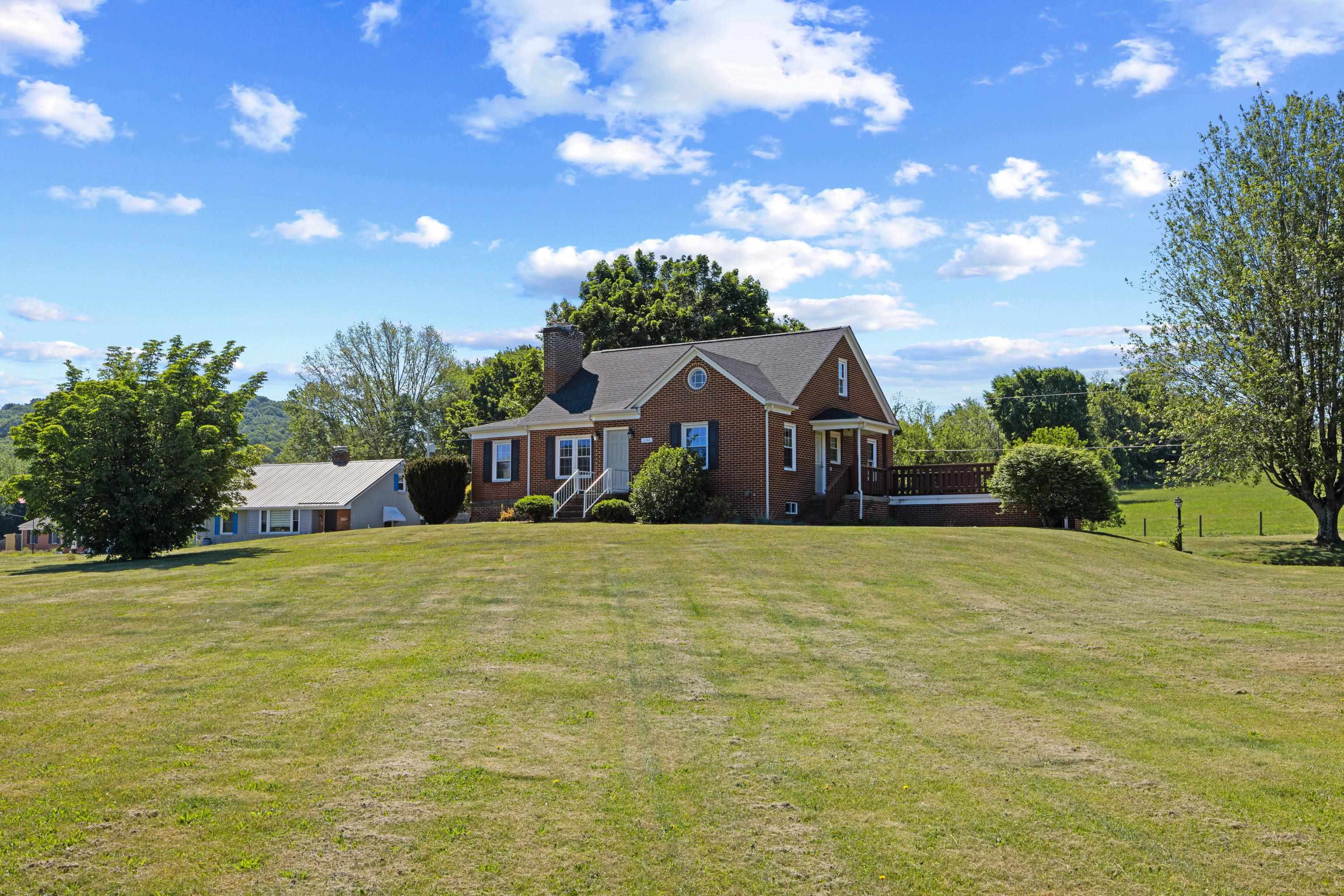 3246 CHURCHVILLE AVE