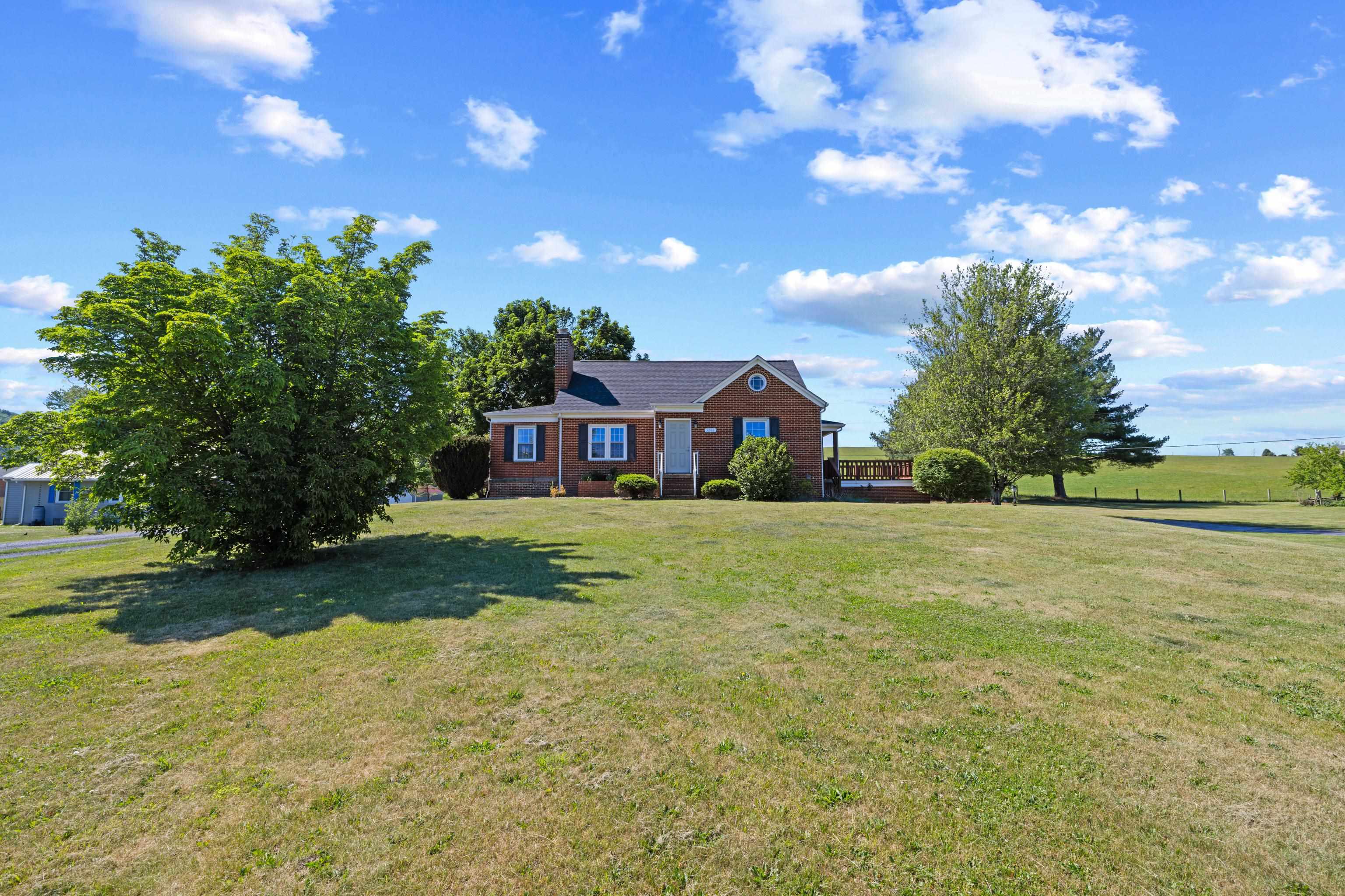 3246 CHURCHVILLE AVE