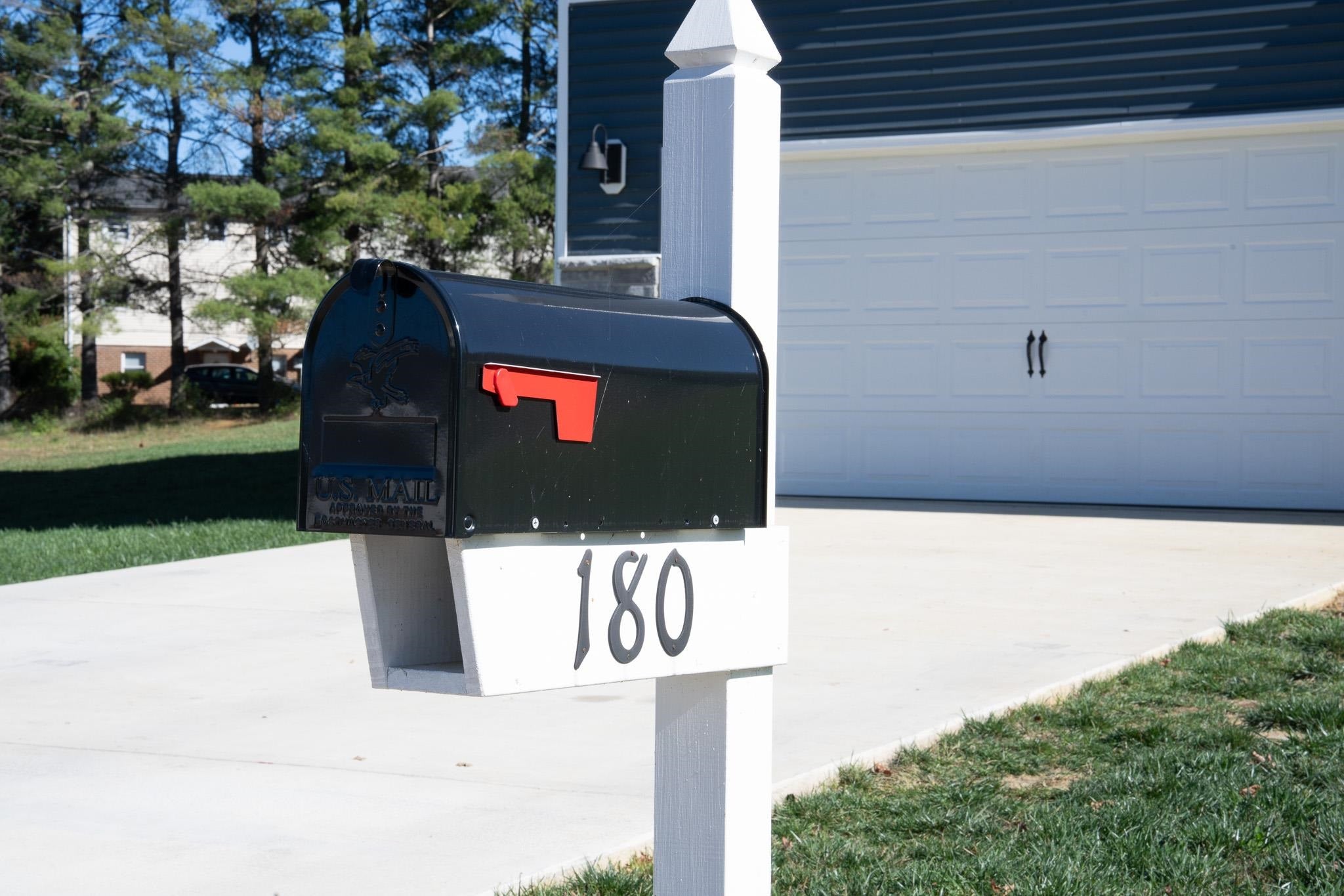 180 WATERFRONT DR