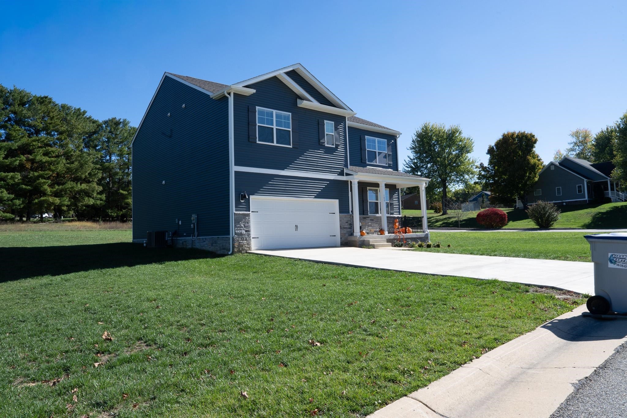 180 WATERFRONT DR