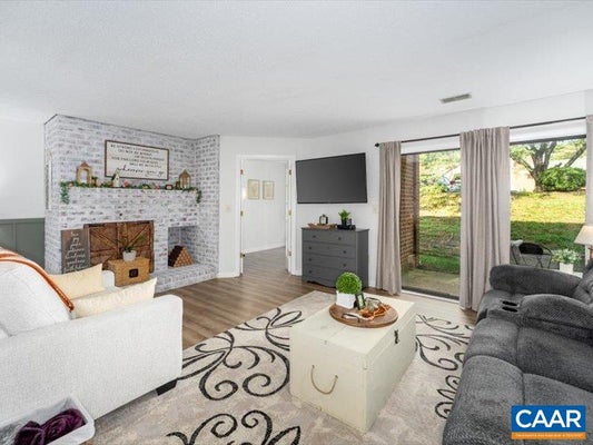 136 GREEN TURTLE LN APT 3, CHARLOTTESVILLE, VA 22901 - Image f2713d94aa3bfd02cfd5a836a5bb845e/911093365