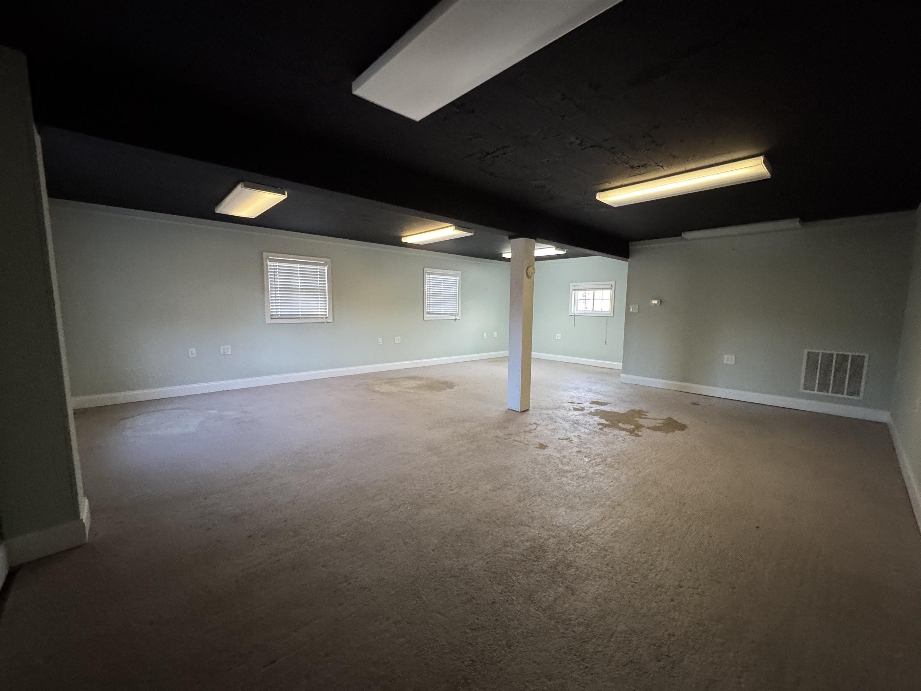 13 LONG MEADOW RD