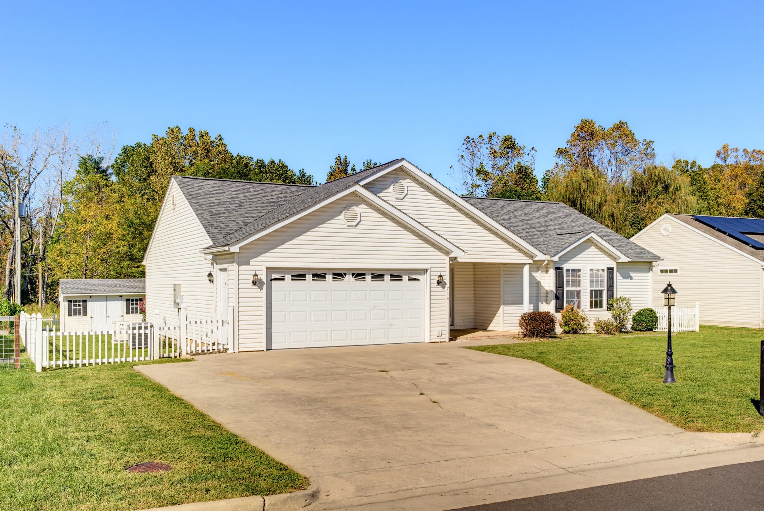 714 RITCHIE BLVD
