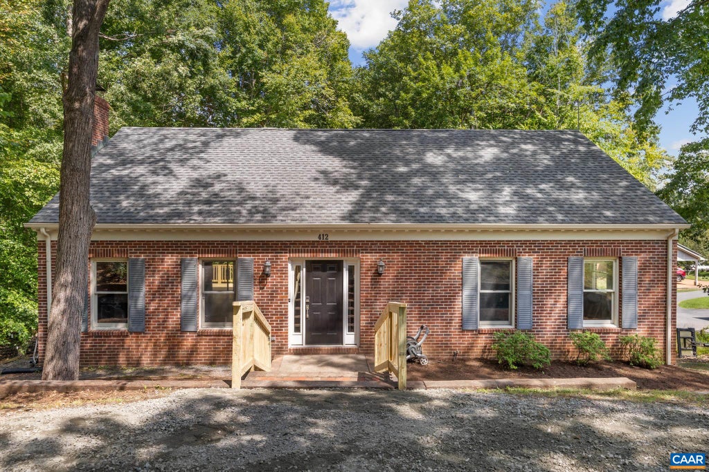 Photo of 412 Berwick Ct, Charlottesville, VA 22901 (MLS # 681561)