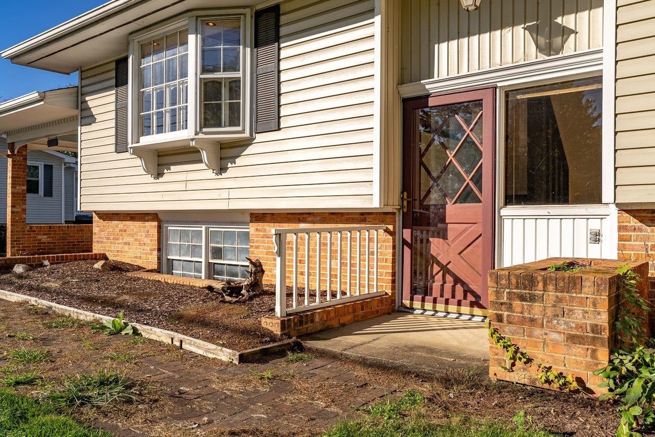 5976 RAWLEY PIKE
