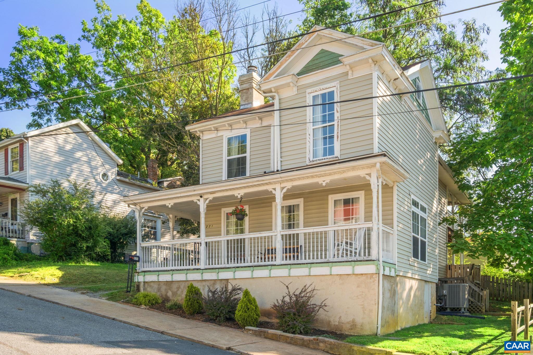 221 RESERVOIR ST