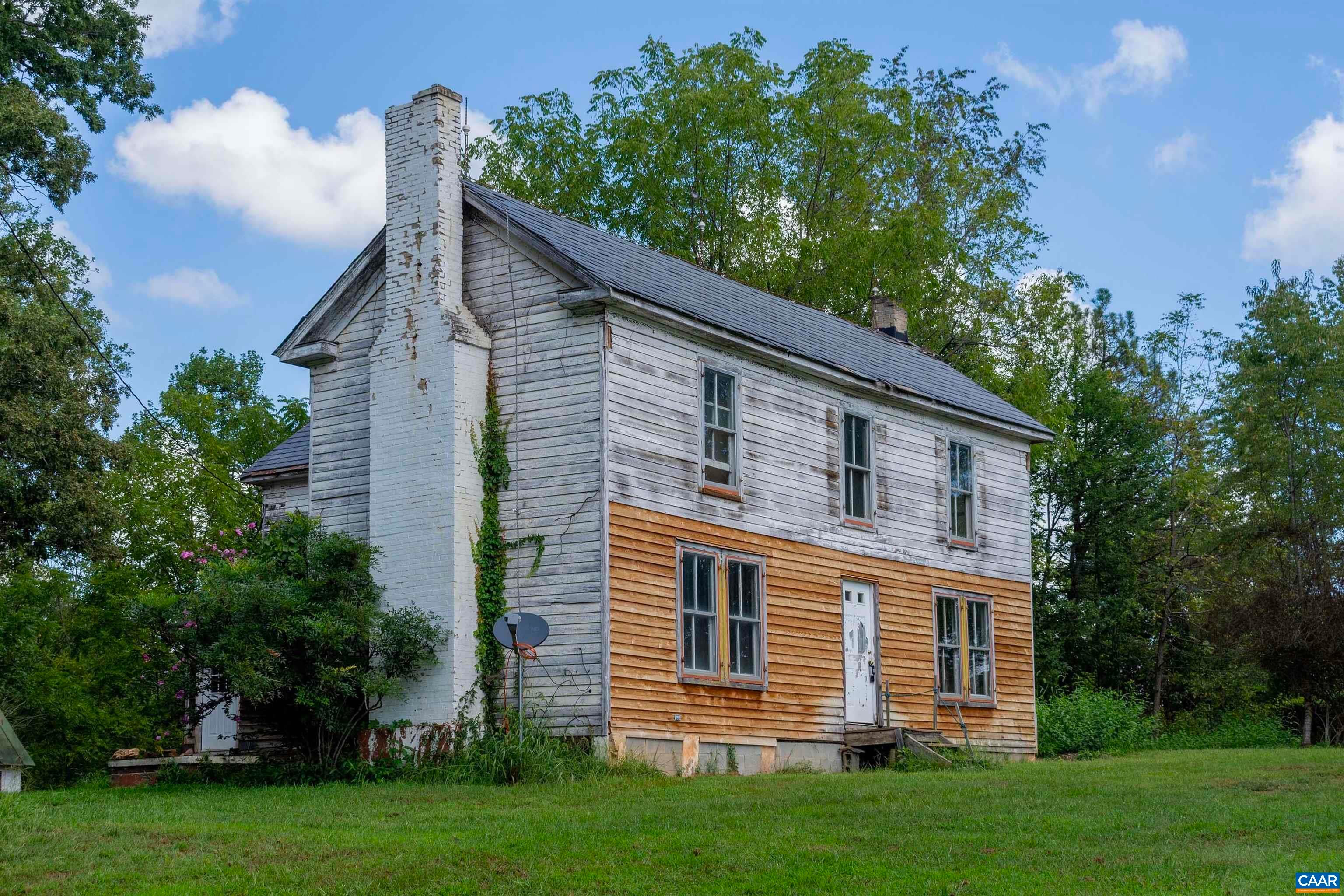 155 ROACHS LN