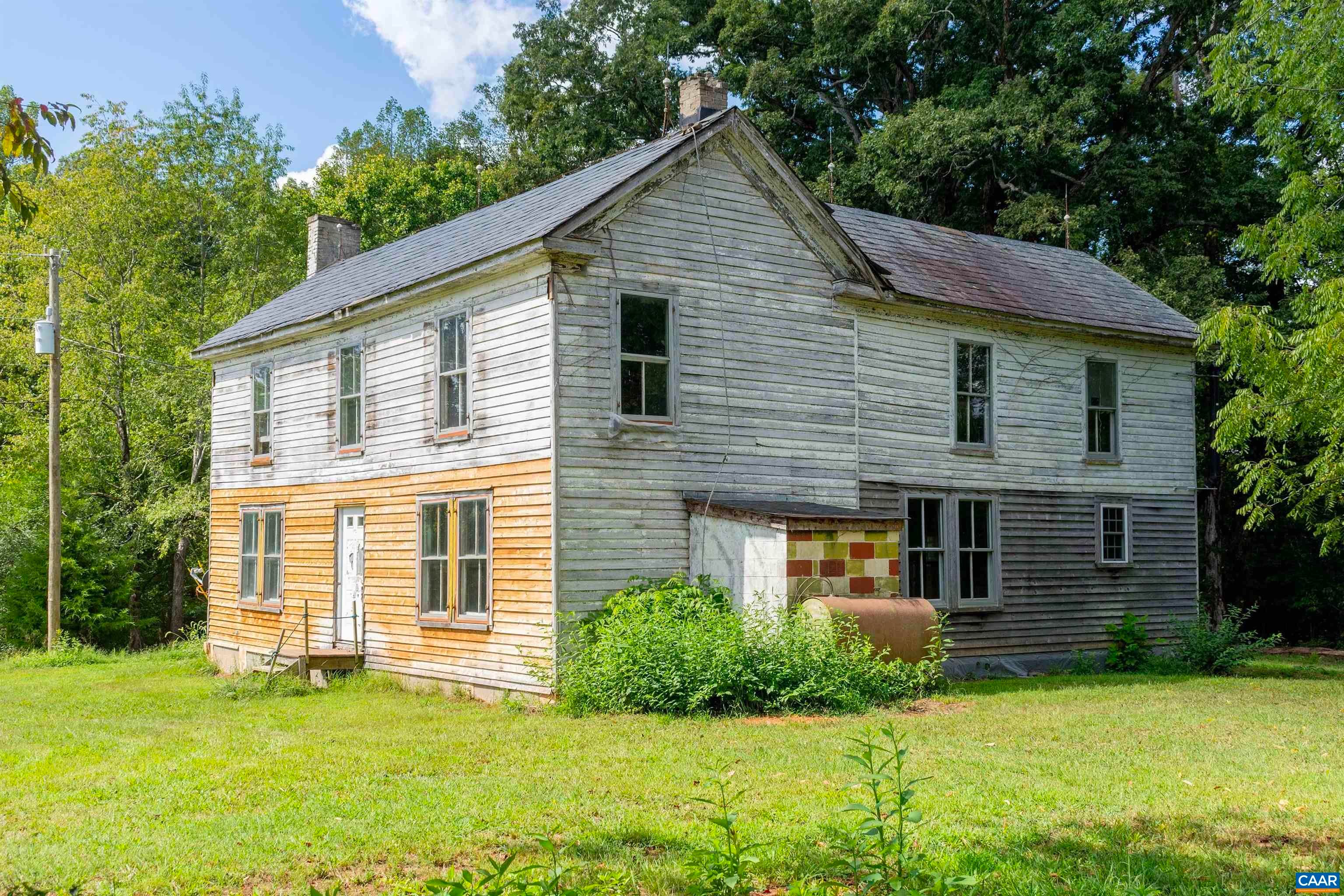 155 ROACHS LN