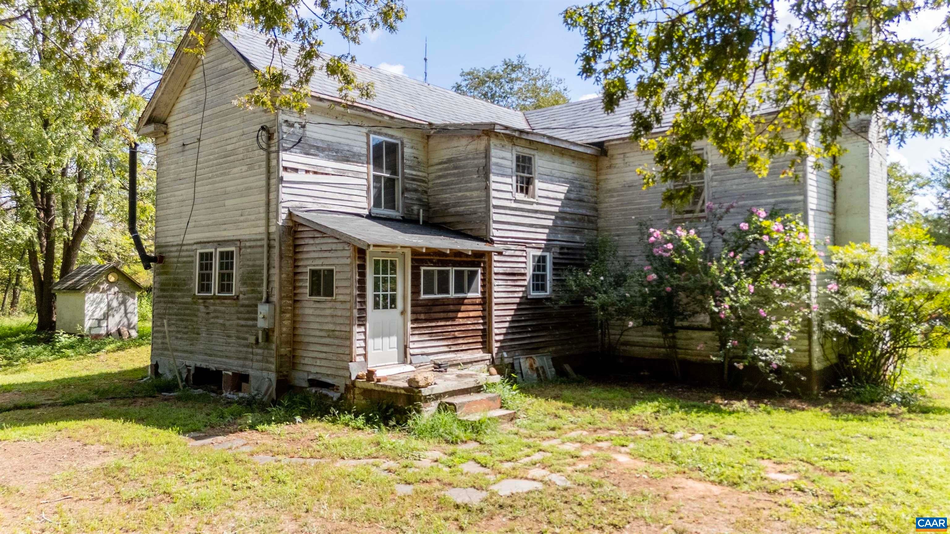 155 ROACHS LN