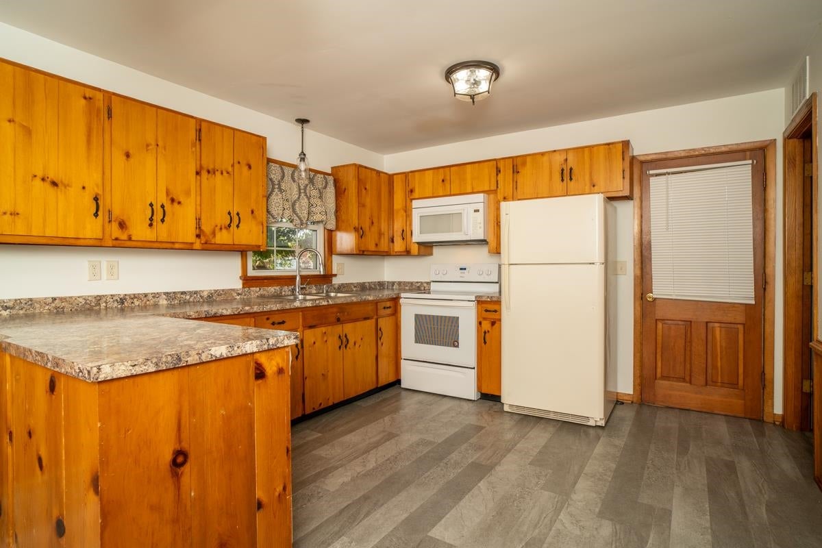 110 VIEW ST NW