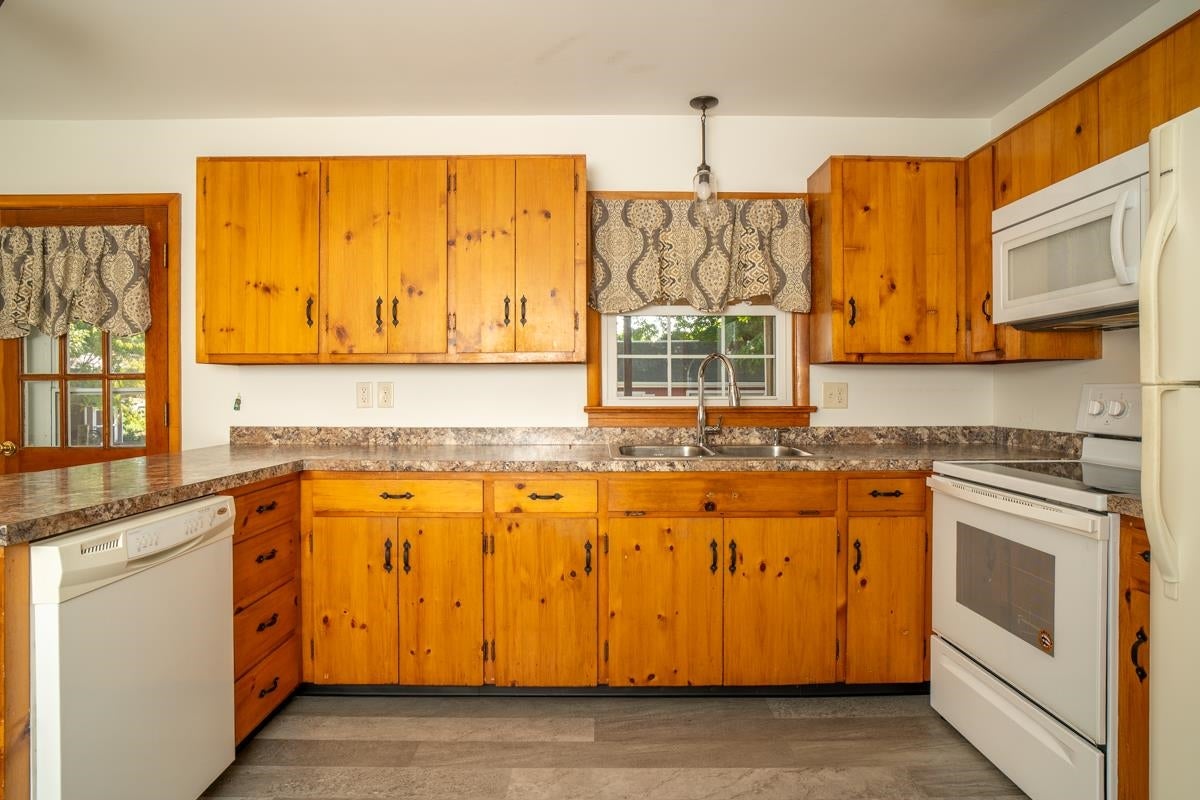110 VIEW ST NW