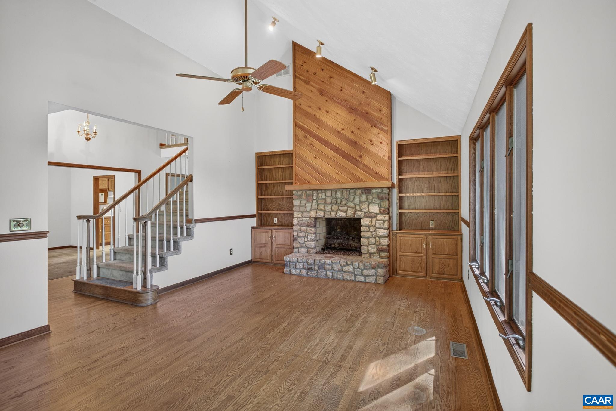 1156 SPRINGFIELD DR