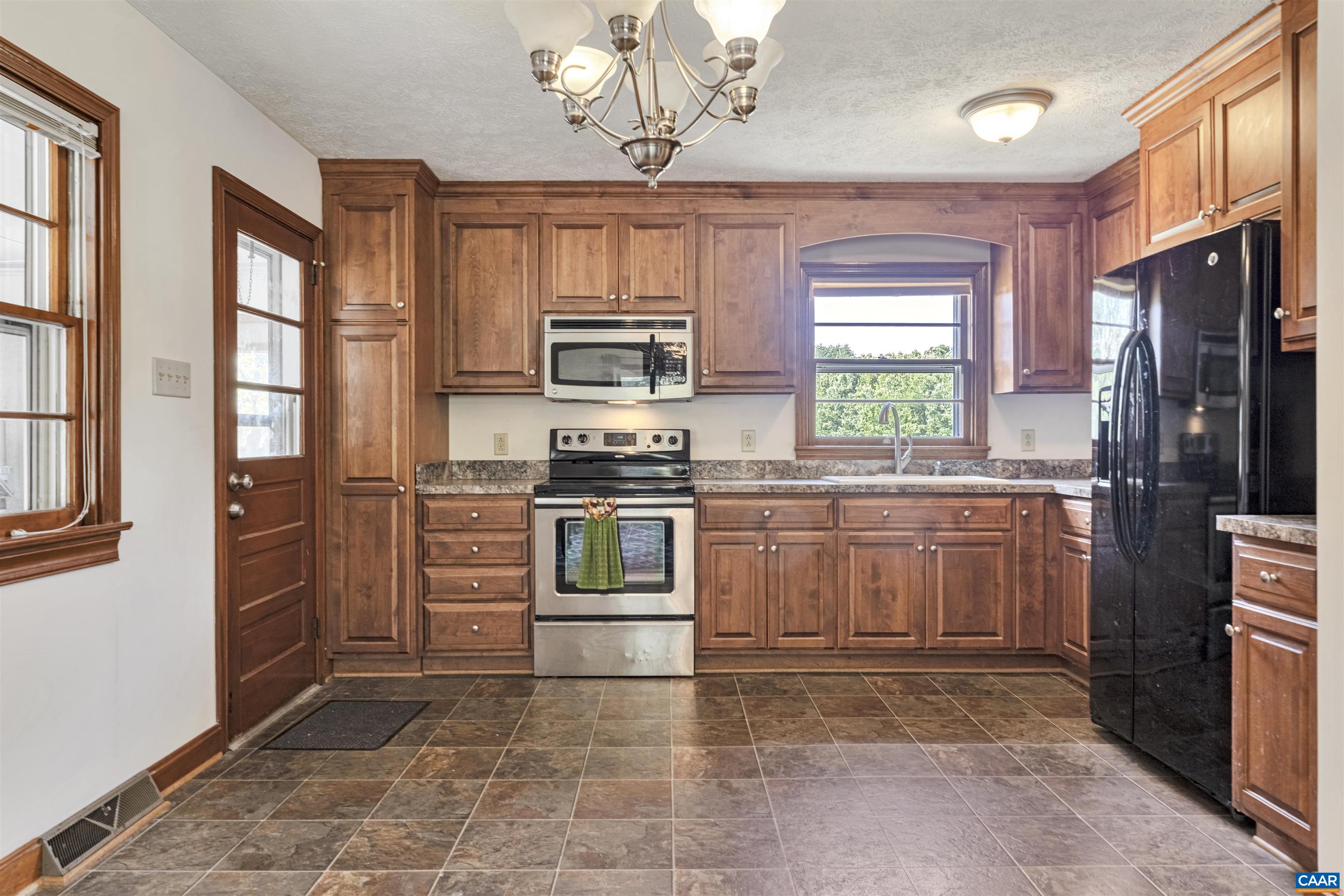 712 FREDERICKS HALL RD