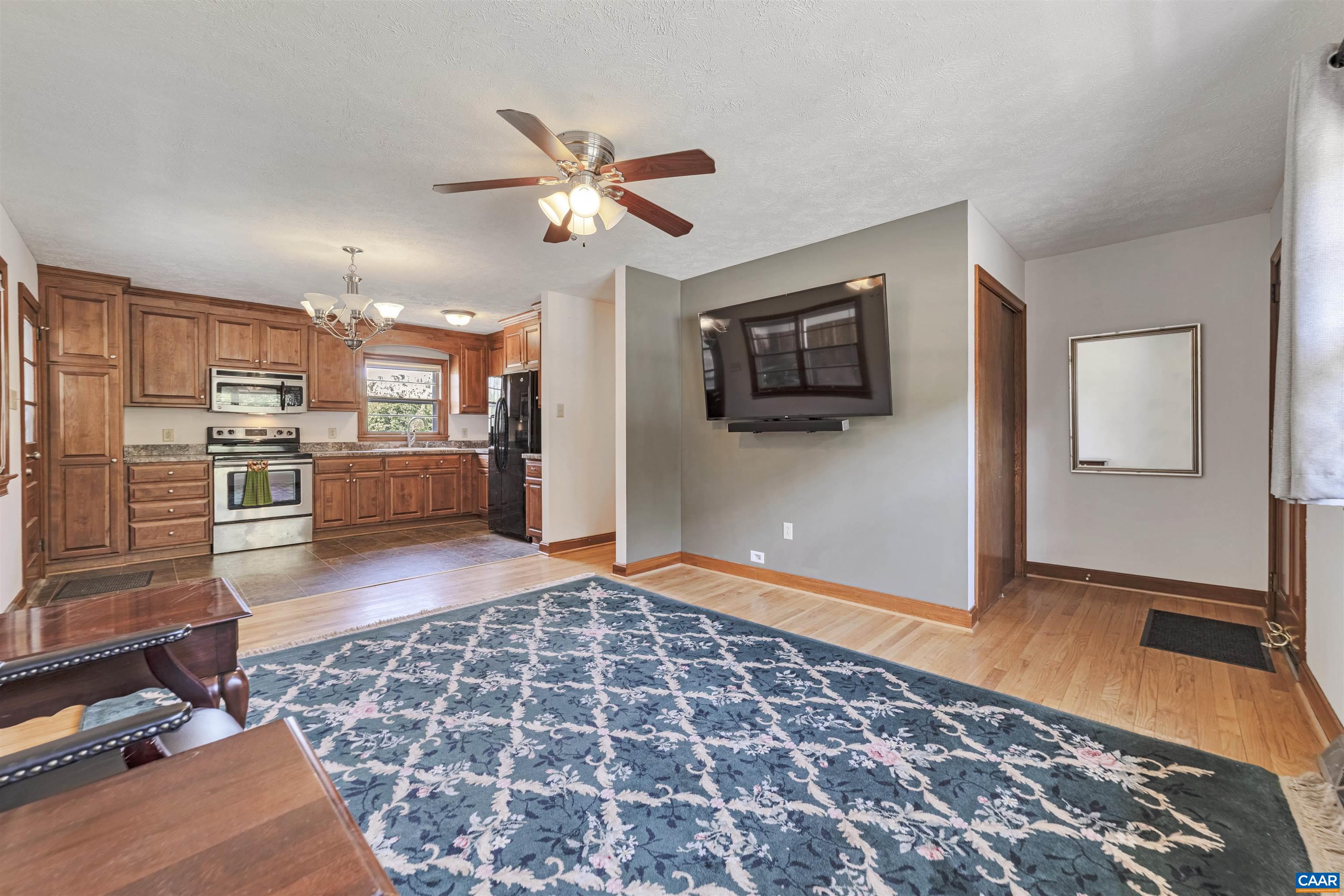 712 FREDERICKS HALL RD