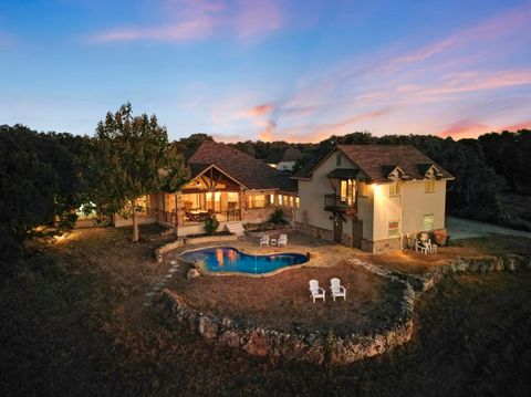 Photo of 957 Phantom Rider Trail, Spring Branch, TX 78070 (MLS # 175693)