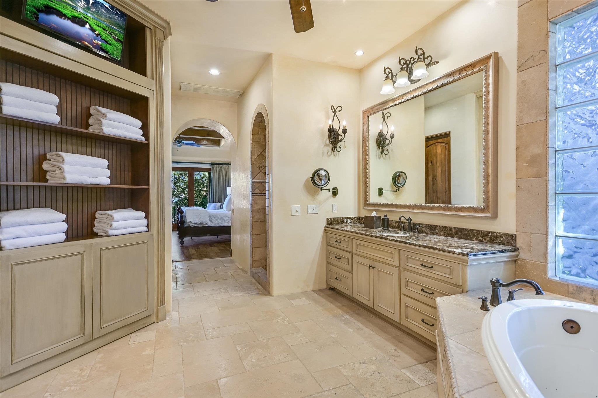 Horseshoe Bay, Texas, 78657, United States, 5 Bedrooms Bedrooms, ,7 BathroomsBathrooms,Residential,Active,2031739