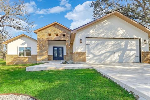 Photo of 427 E Castleshoals Dr, Granite Shoals, TX 78654 (MLS # 175823)