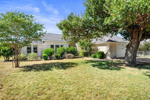 Photo of 2804 Oak Drive, Horseshoe Bay, TX 78657 (MLS # 176429)