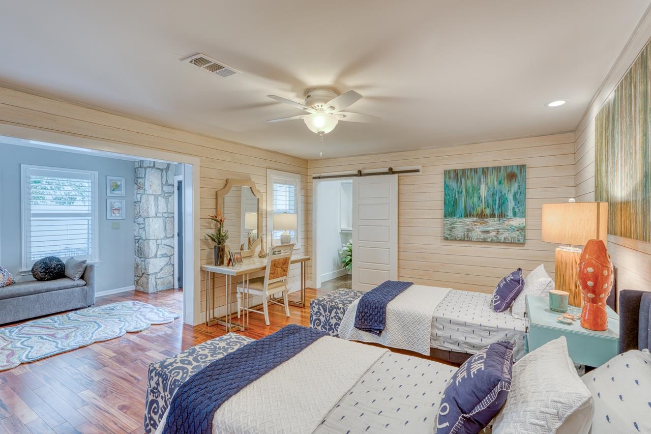 528-6 Lighthouse Drive