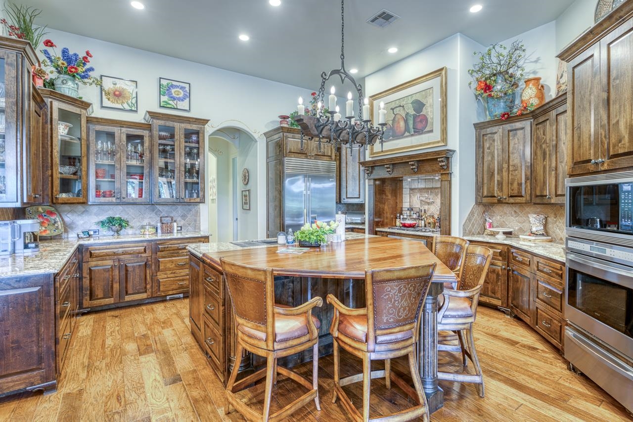 Horseshoe Bay, Texas, 78657, United States, 4 Bedrooms Bedrooms, ,4 BathroomsBathrooms,Residential,Active,2027047