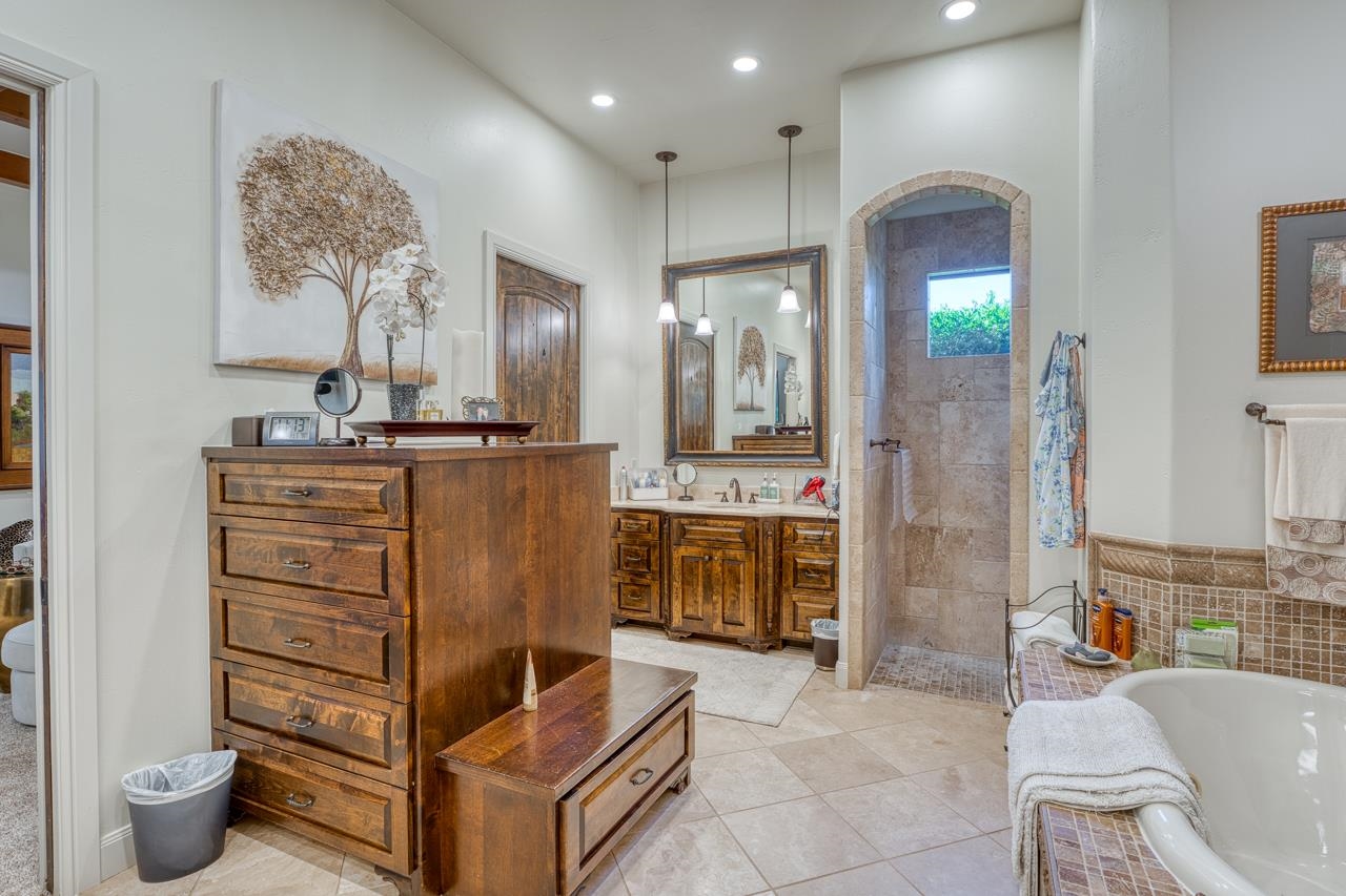 Horseshoe Bay, Texas, 78657, United States, 4 Bedrooms Bedrooms, ,4 BathroomsBathrooms,Residential,Active,2027047