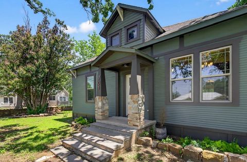 Photo of 701 S Vandeveer Street, Burnet, TX 78611 (MLS # 176776)