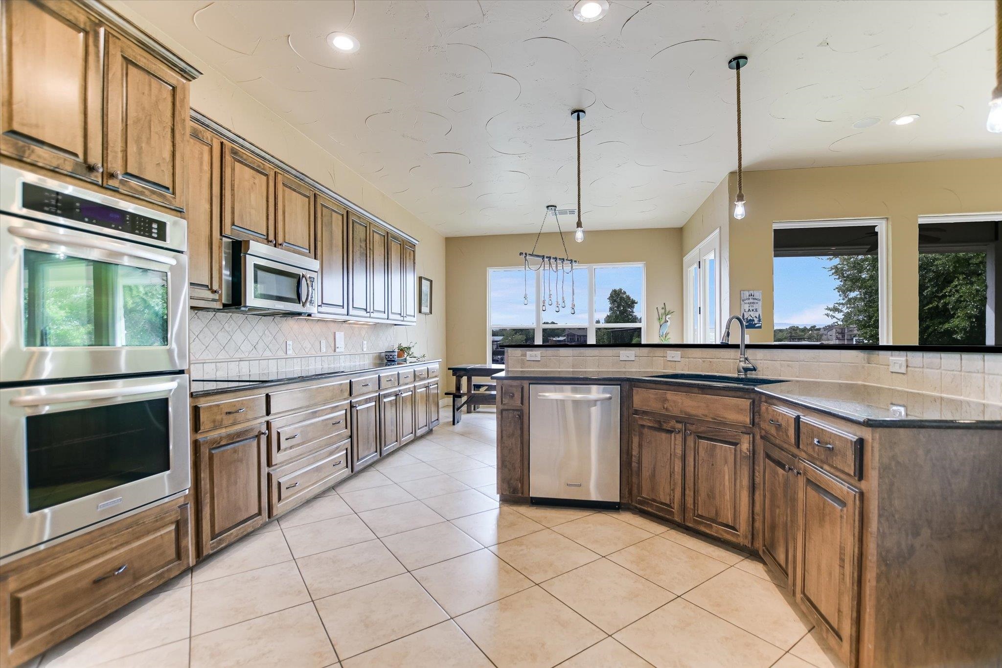 Granite Shoals, Texas, 78654, United States, 3 Bedrooms Bedrooms, ,4 BathroomsBathrooms,Residential,Active,2035580