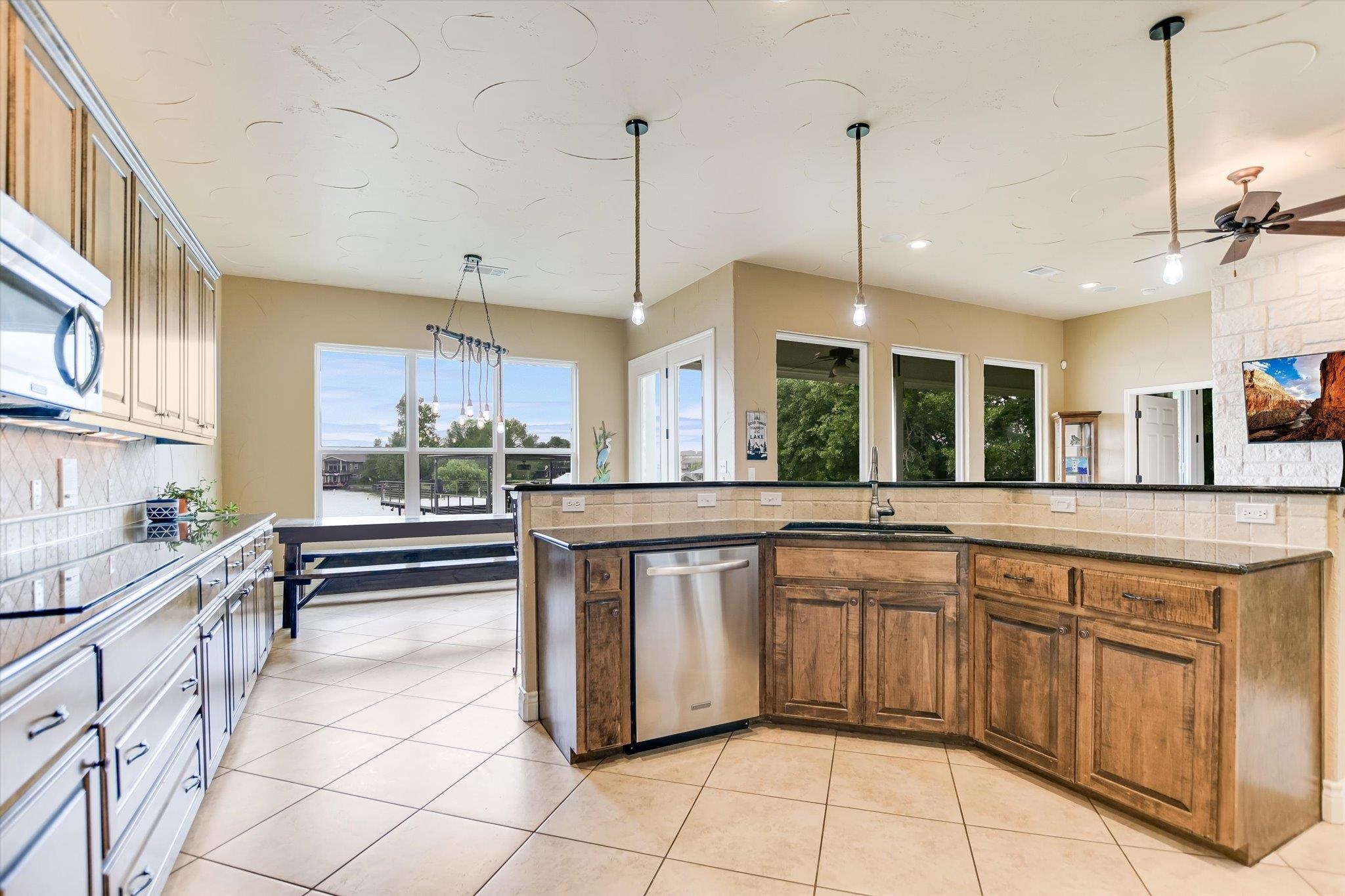 Granite Shoals, Texas, 78654, United States, 3 Bedrooms Bedrooms, ,4 BathroomsBathrooms,Residential,Active,2035580