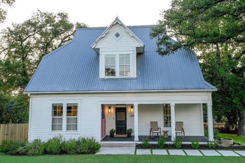 Photo of 416 Avenue E, Marble Falls, TX 78654 (MLS # 176662)