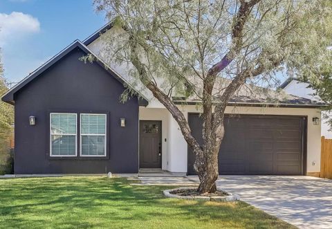 Photo of 629 Aspen Lane, Cottonwood Shores, TX 78657 (MLS # 175812)