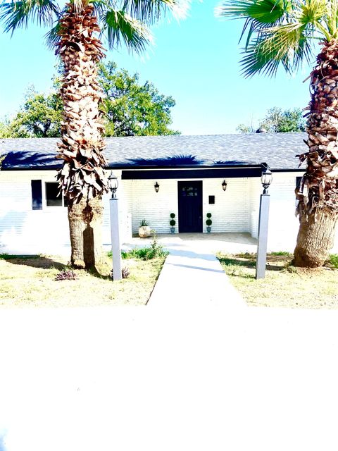 Photo of 1503 Bluebonnet Dr, Marble Falls, TX 78654 (MLS # 175006)