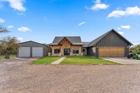 Photo of 109 La Vonna Fox Drive, Burnet, TX 78611 (MLS # 176678)