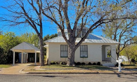 Photo of 801 Hickory Street, Llano, TX 78643 (MLS # 175674)