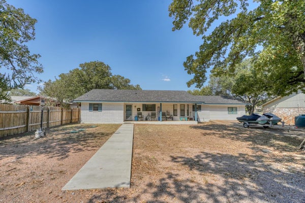 724 S CHAPARRAL, BURNET, TX 78611 - Image 326a7ca7372b4e5dcfb47b43cba6cf1f/778189951