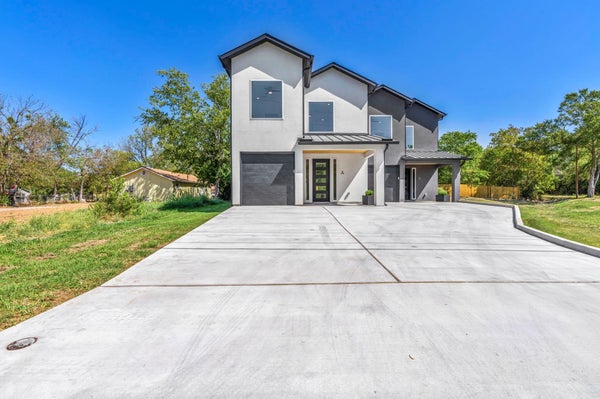 1006 E MARBLE ST, BURNET, TX 78611 - Image 33418f2c7bfaf0713ea8d00a4ea61301/843739147