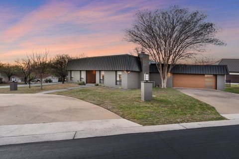 301 Sombrero, Horseshoe Bay, TX 78657 - #: 173094