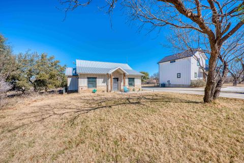 Photo of 308 Oak Dr, Kingsland, TX 78639 (MLS # 176600)