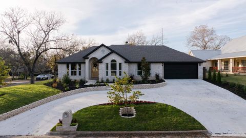 Photo of 270 Chaparral Street, Meadowlakes, TX 78654 (MLS # 176996)