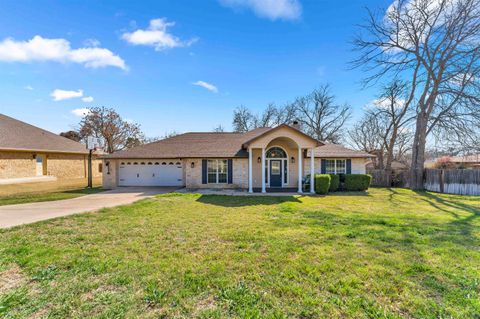 Photo of 185 Broadmoor St, Meadowlakes, TX 78654 (MLS # 176817)