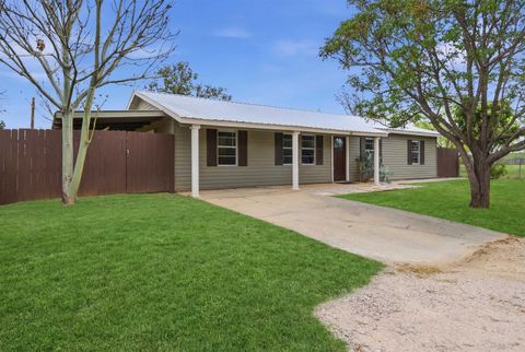 Photo of 611 Pecan Ln, Cottonwood Shores, TX 78657 (MLS # 177063)