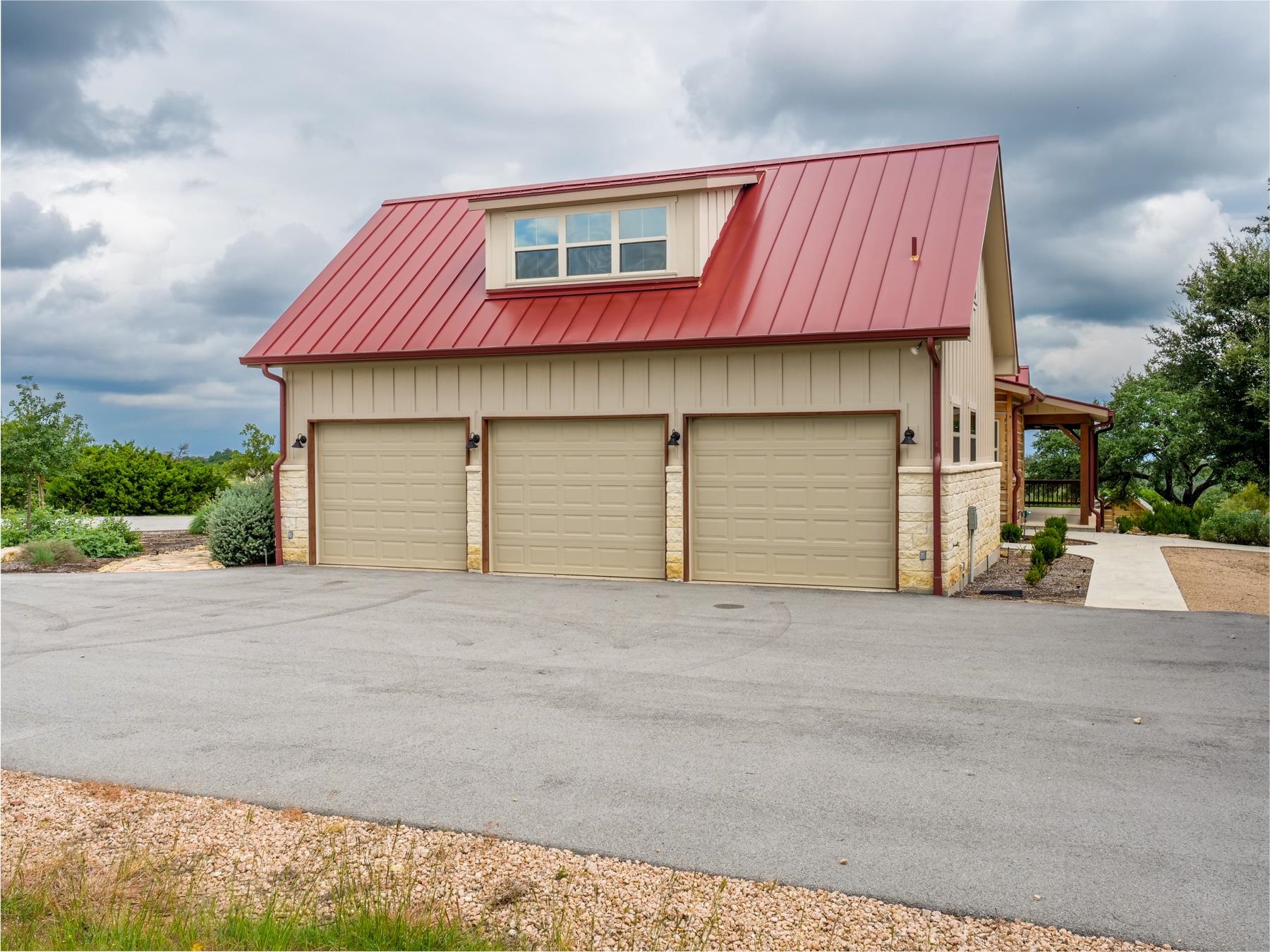 Round Mountain, Texas, 78663, United States, ,3 BathroomsBathrooms,Residential,Active,1748814