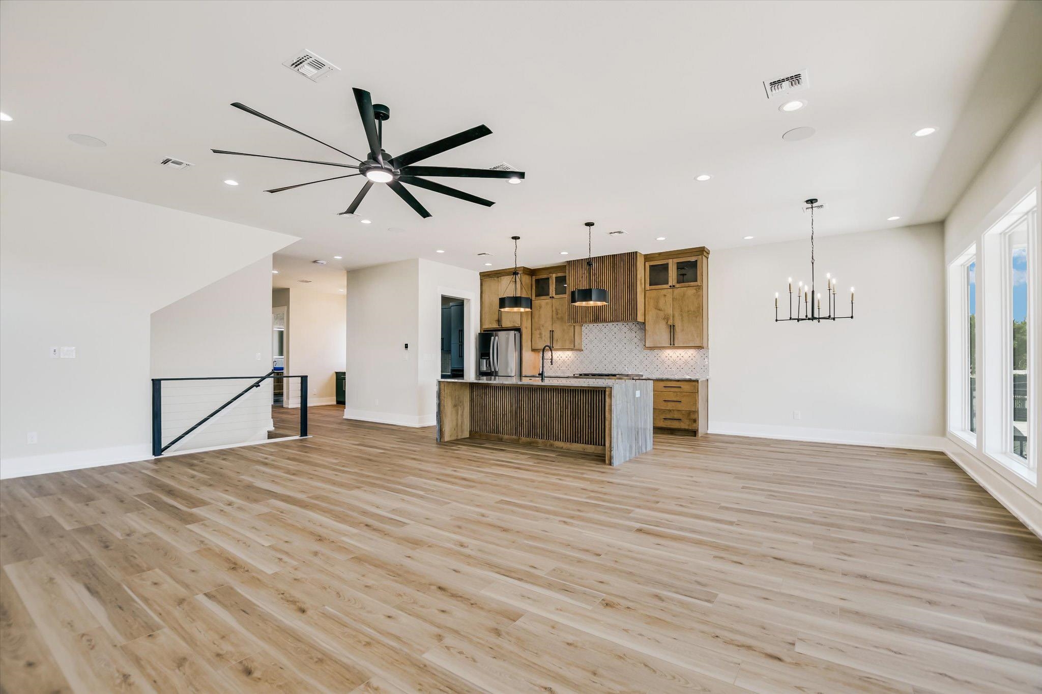 Kingsland, Texas, 78639, United States, 5 Bedrooms Bedrooms, ,6 BathroomsBathrooms,Residential,Active,2044196