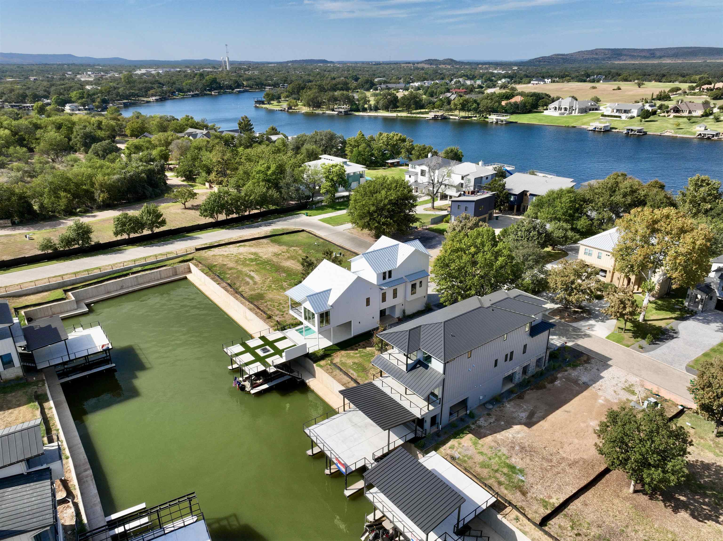 Kingsland, Texas, 78639, United States, 5 Bedrooms Bedrooms, ,6 BathroomsBathrooms,Residential,Active,2044196