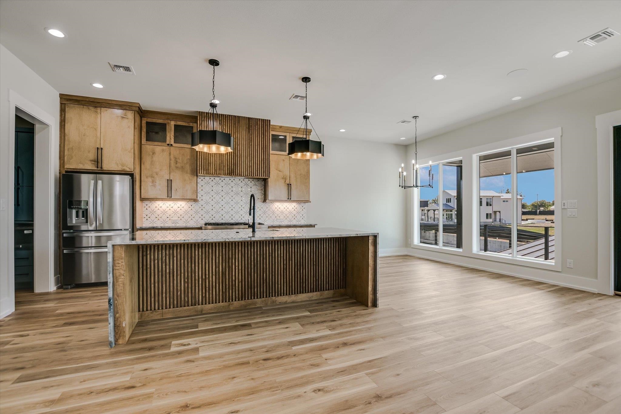 Kingsland, Texas, 78639, United States, 5 Bedrooms Bedrooms, ,6 BathroomsBathrooms,Residential,Active,2044196