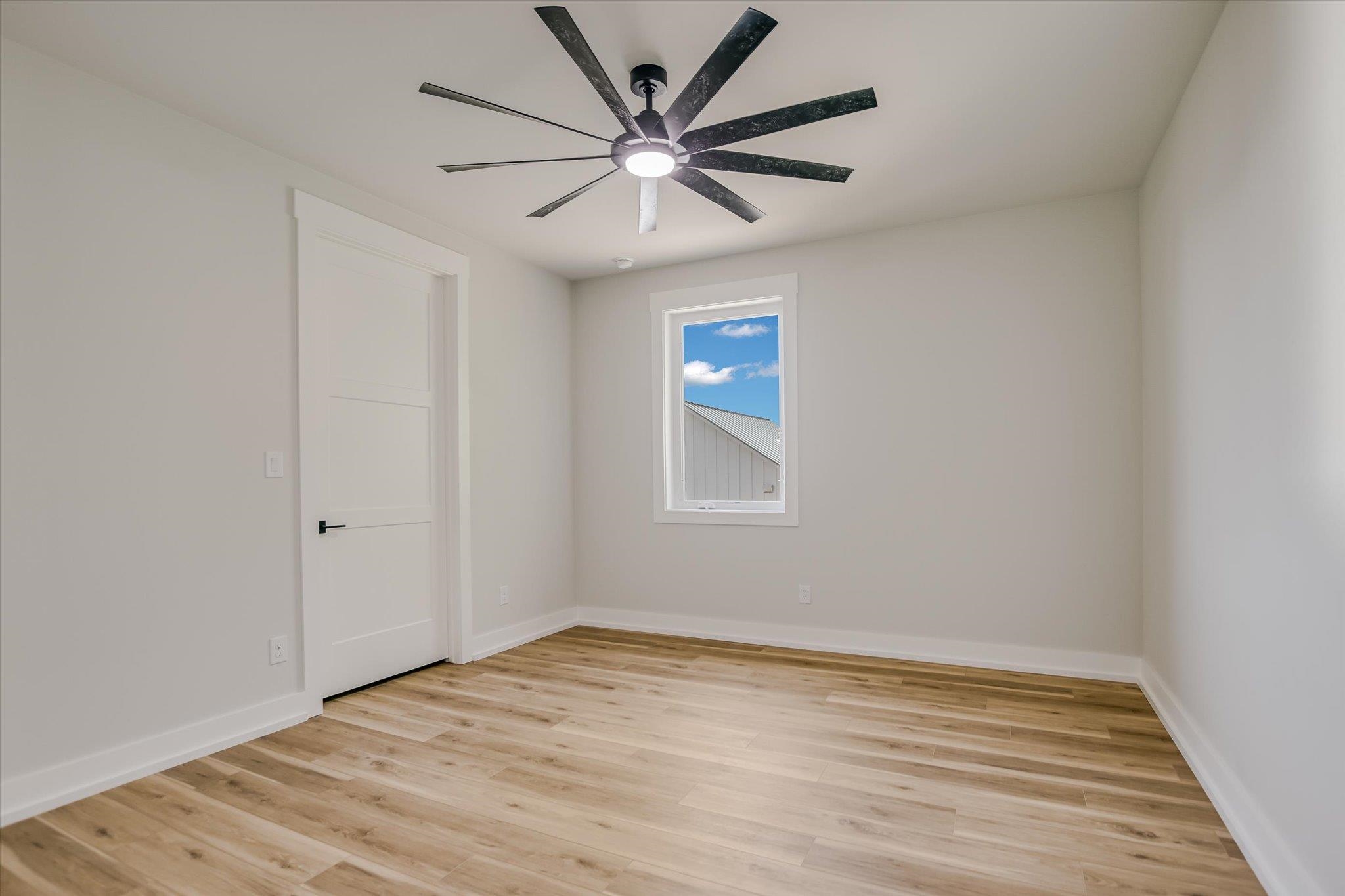 Kingsland, Texas, 78639, United States, 5 Bedrooms Bedrooms, ,6 BathroomsBathrooms,Residential,Active,2044196