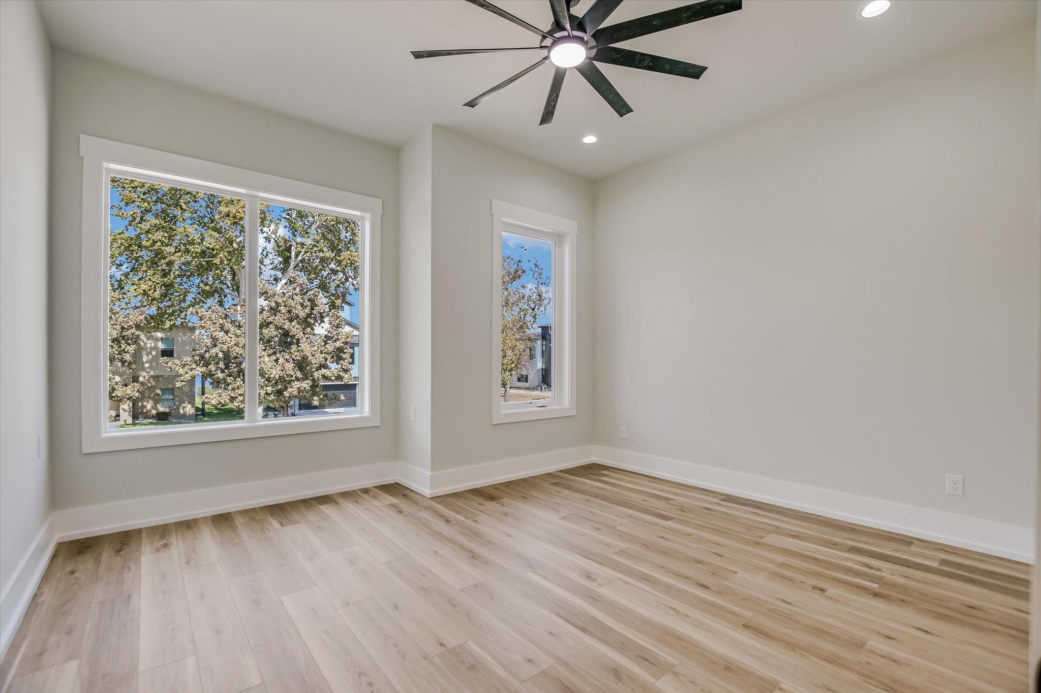 Kingsland, Texas, 78639, United States, 5 Bedrooms Bedrooms, ,6 BathroomsBathrooms,Residential,Active,2044196