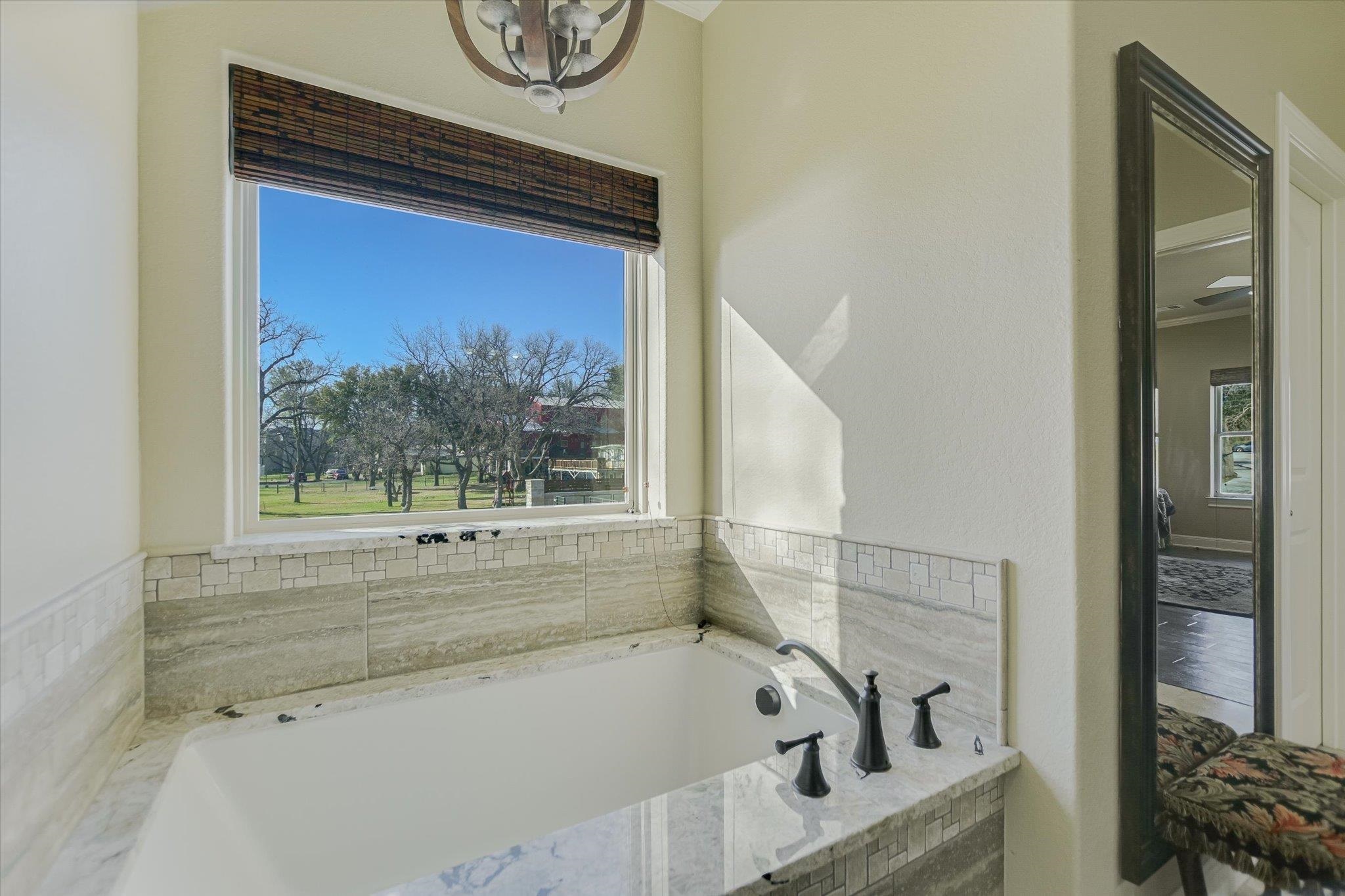 Positioned on two Lake LBJ waterfront lots, 360 Campa Pajama offers ap – image 23